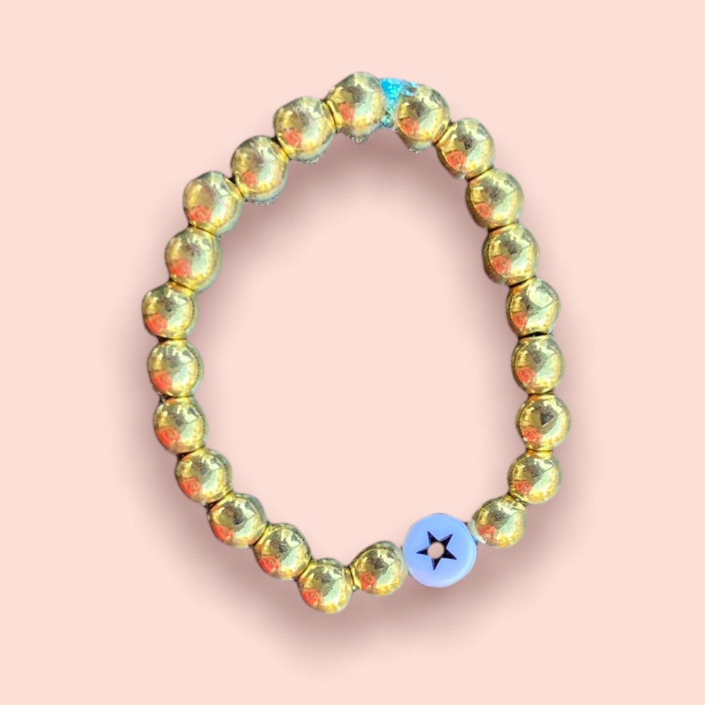 Gold and star bracelet